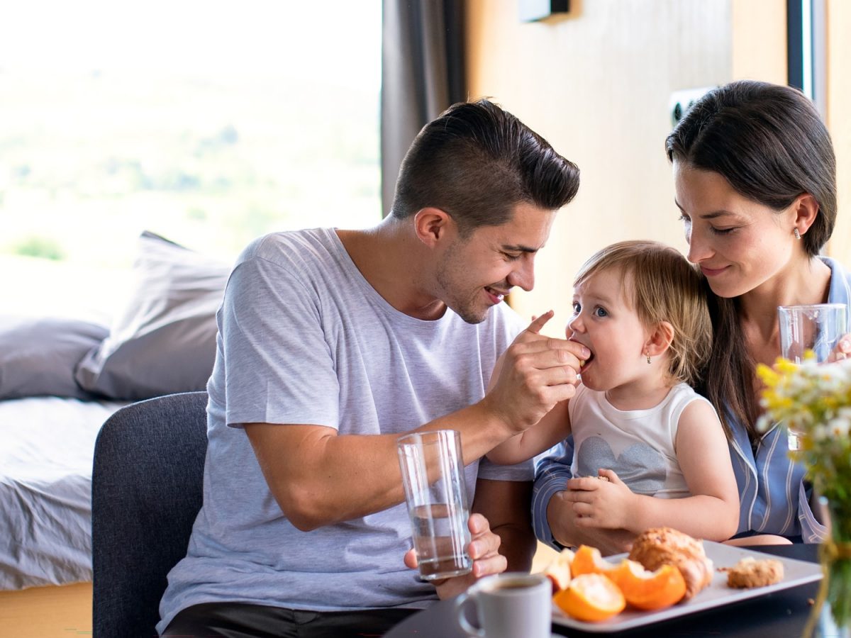 Familie im Eigenheim