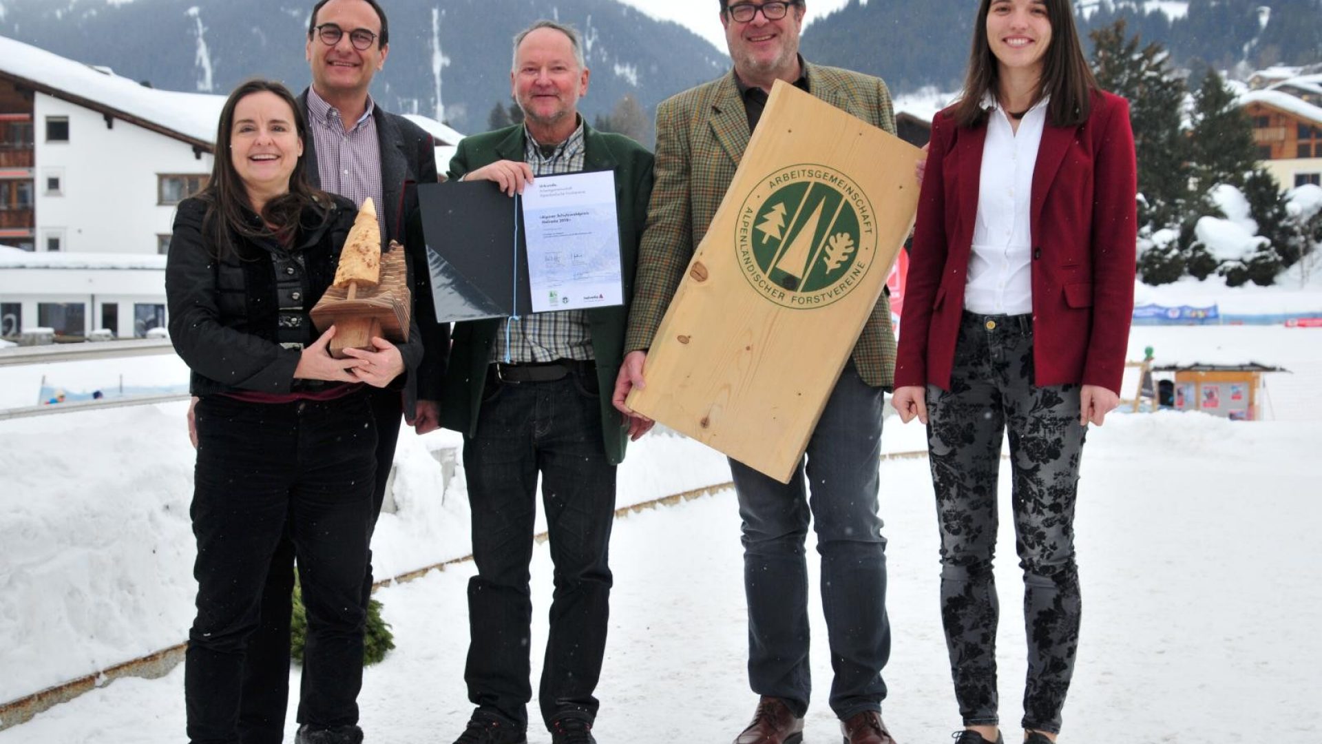 Der Preisträger in der Kategorie «Öffentlichkeitsarbeit» kommt aus Österreich: Das Schutzwaldmärchen über den Lechtaler Waldzwerg Almajuri.