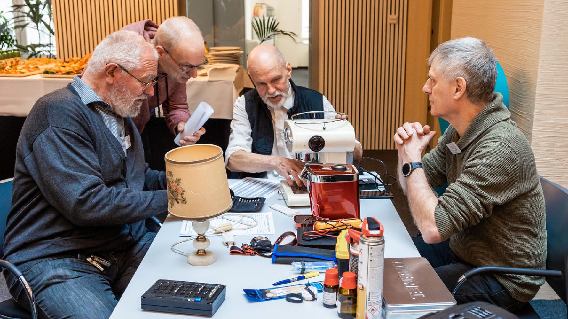 Sophisticated_Pictures_Helvetia_Repair_Cafe_006