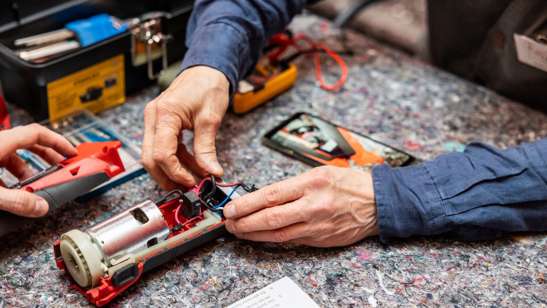 Sophisticated_Pictures_Helvetia_Repair_Cafe_143