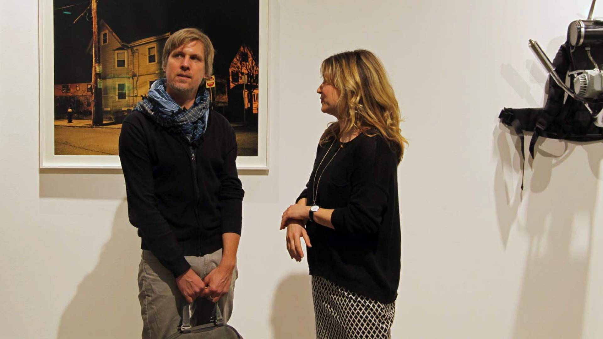 Markus Huber von huber.huber mit Nathalie Loch im Helvetia Art Forum. 