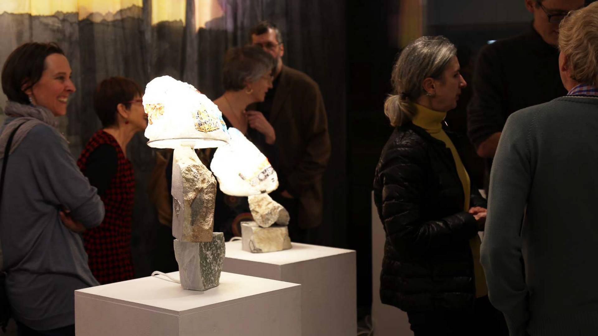 Zahlreiche Kunstinteressierte und Persönlichkeiten aus der Kunstszene versammelten sich für die Preisverleihung des Helvetia Kunstpreis 2016 im Helvetia Art Foyer.