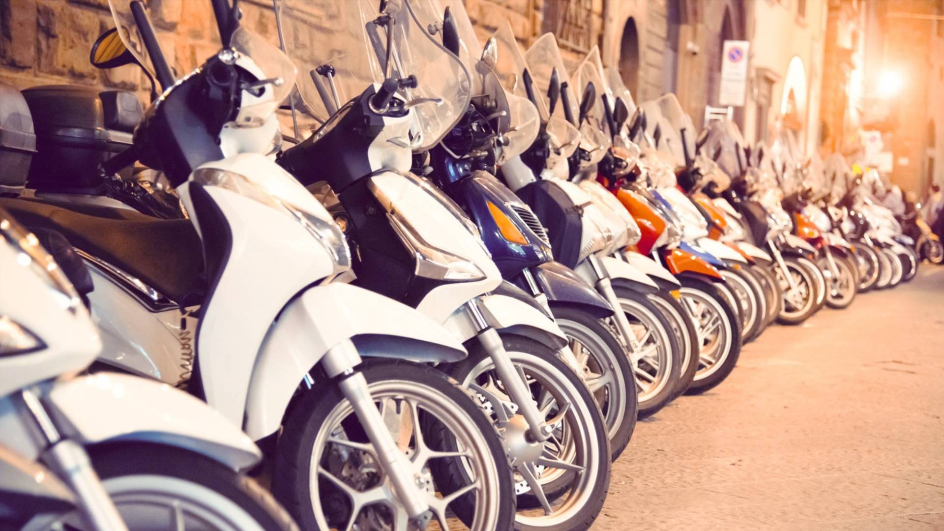 Assurances pour les scooters et motos électriques