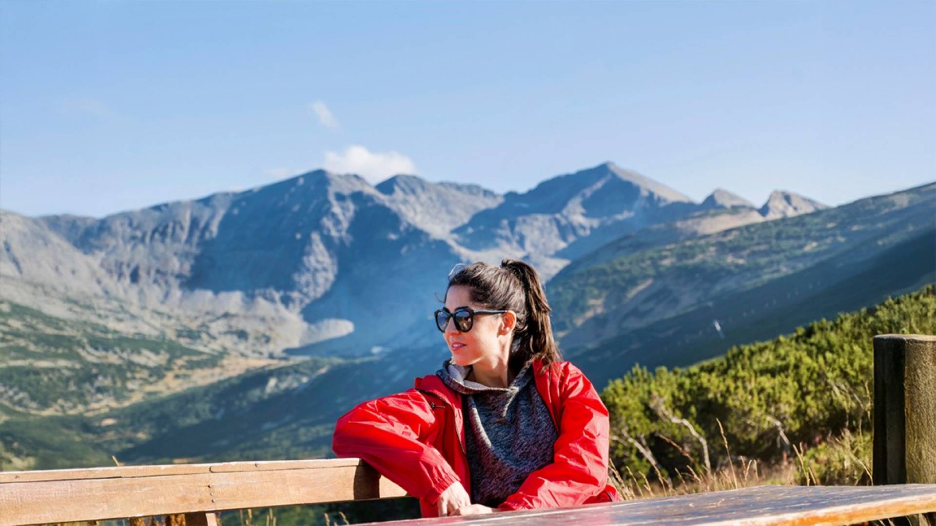 Mann und Frau am Laptop