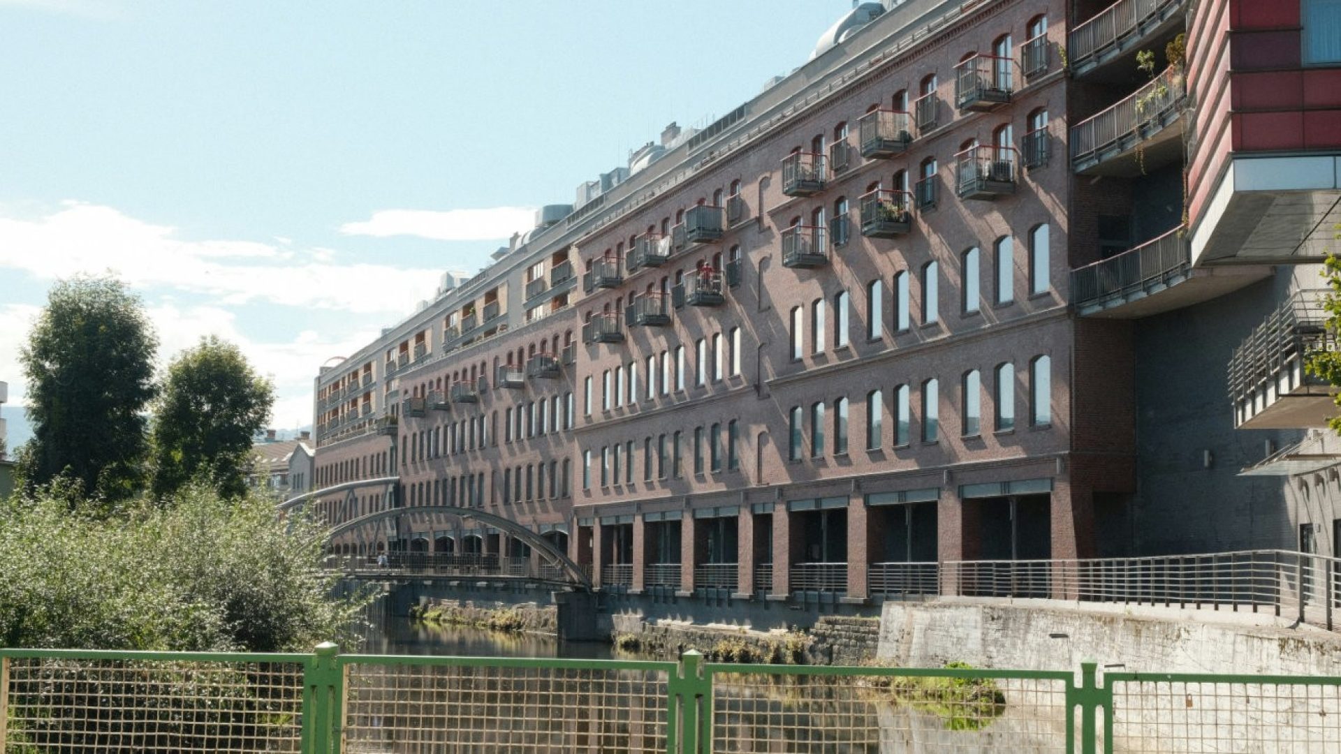 Helvetia dommages aux biens protection immeubles à usages mixtes bureaux habitations et commerces