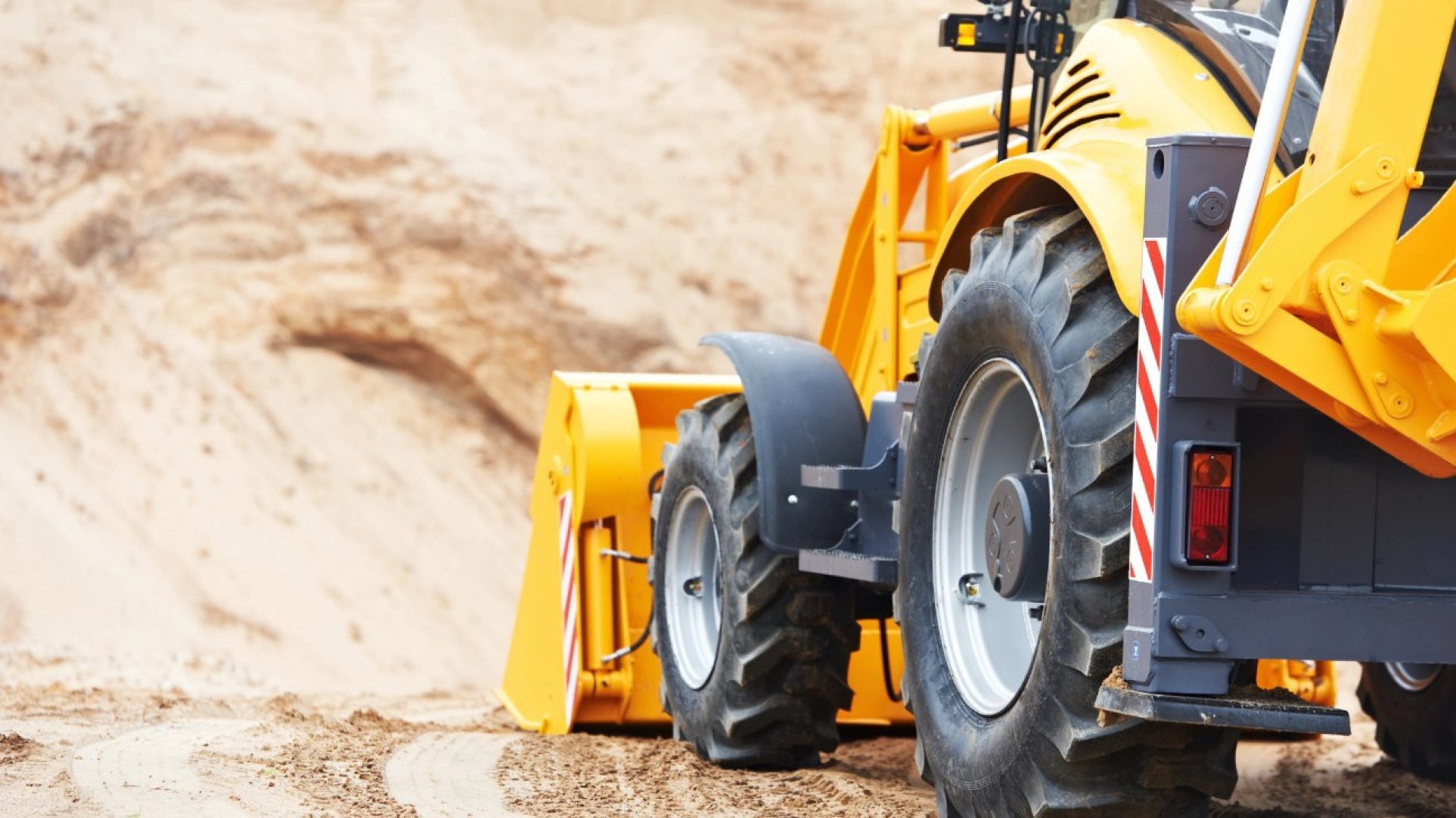 Engin de chantier matériels et engins mobiles utilisés en travaux publics et protégés par l’assurance risques techniques Helvetia