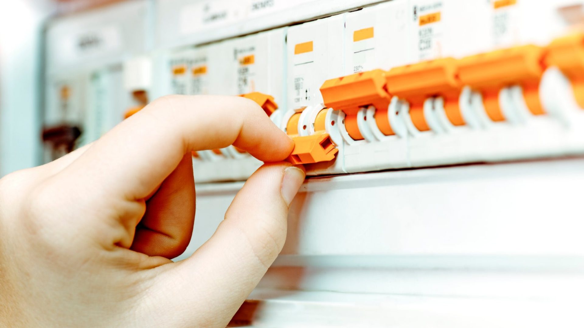 prevention-coupures-electriques-helvetia-vous-eclaire-01